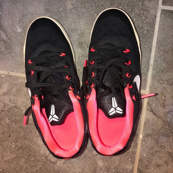 Kobe 9s Laser Crimson - Picture 4 of 7